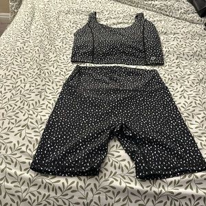 Astoria ActiveWear size XL Top & Bottom set  color is Navy Blue